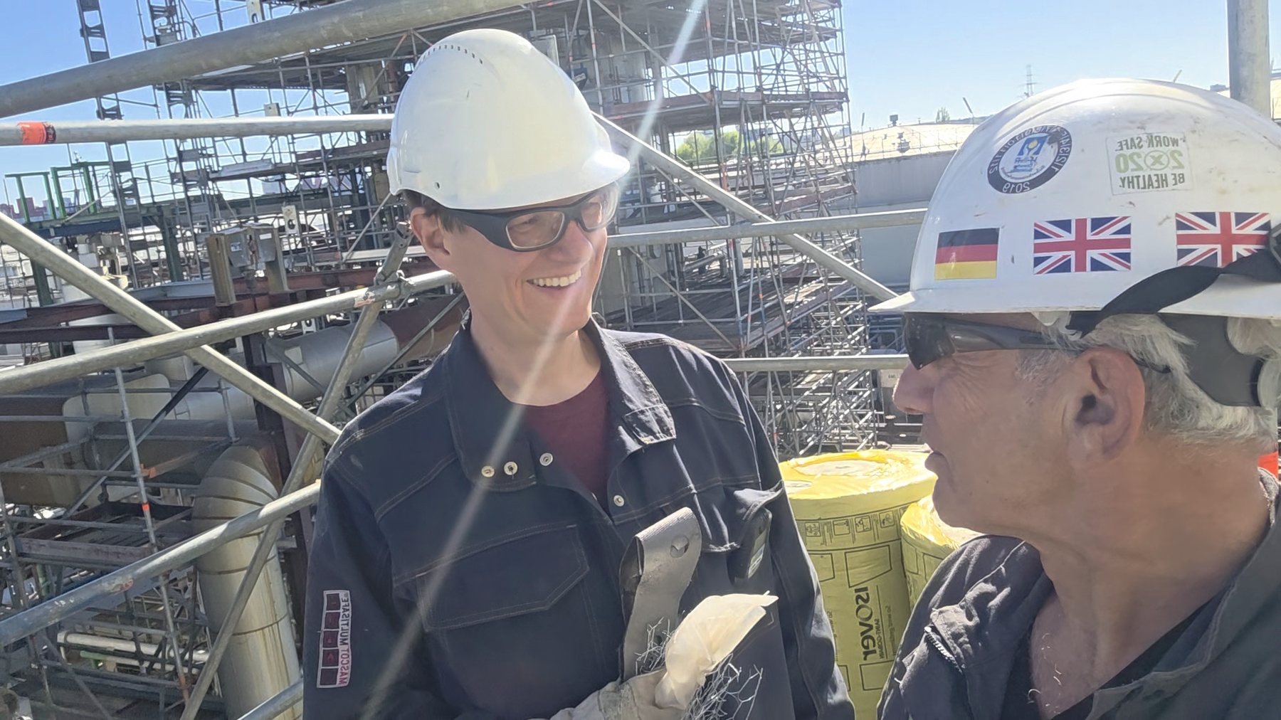 Allgemeine Aufnahme eines überdachten Stahlbauprojekts