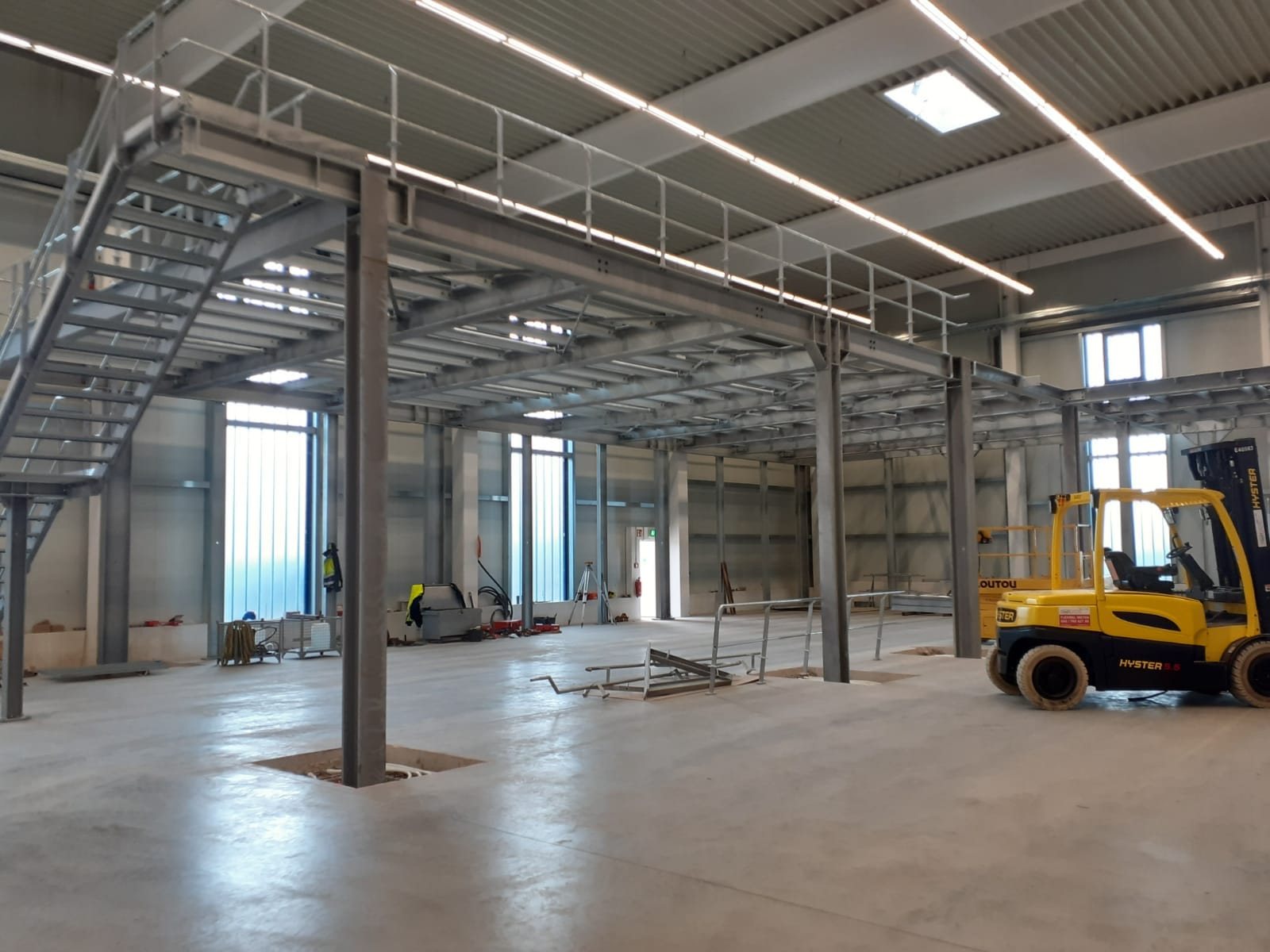Stahlkonstruktion einer neu errichteten Halle