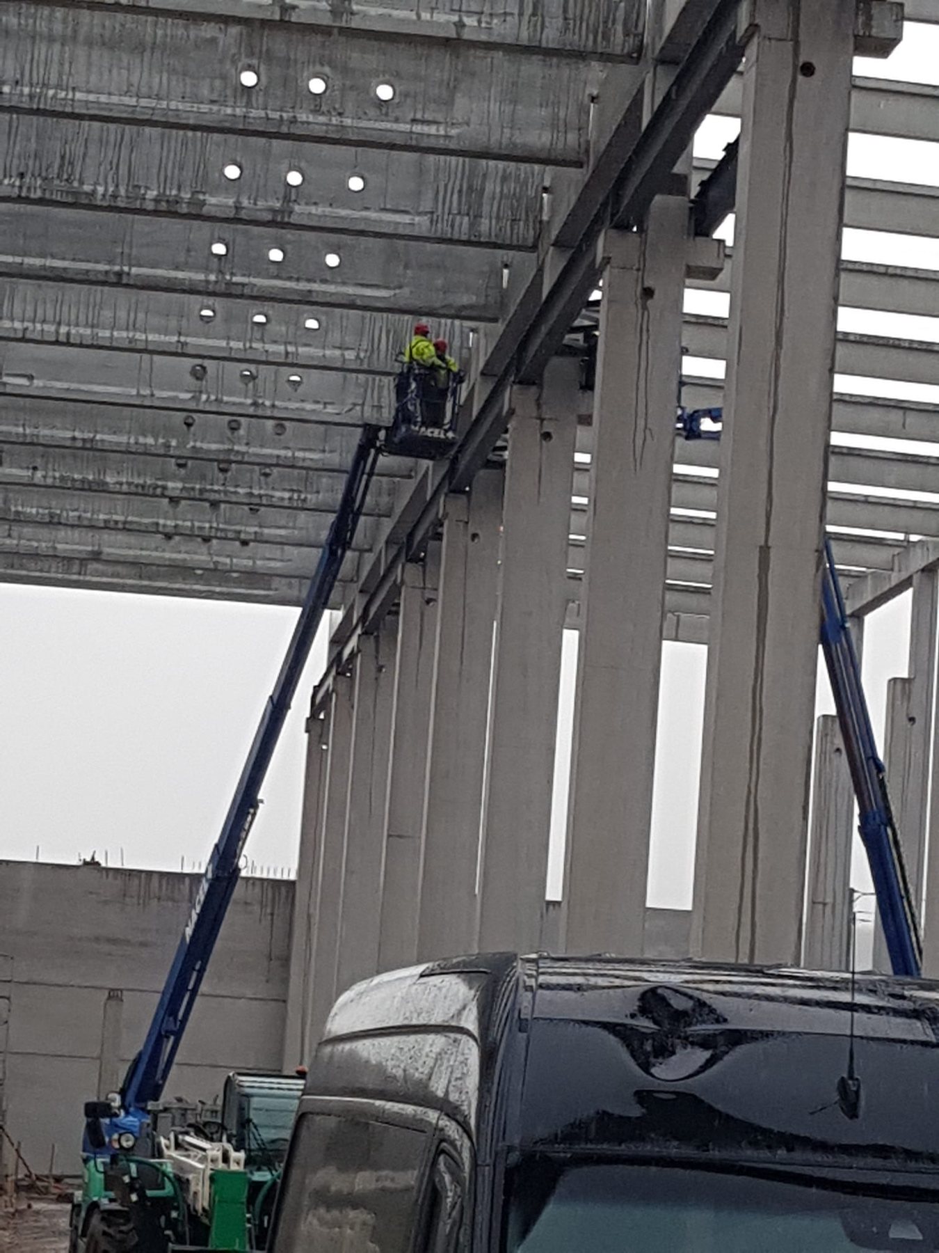 Montage einer Hallenkonstruktion